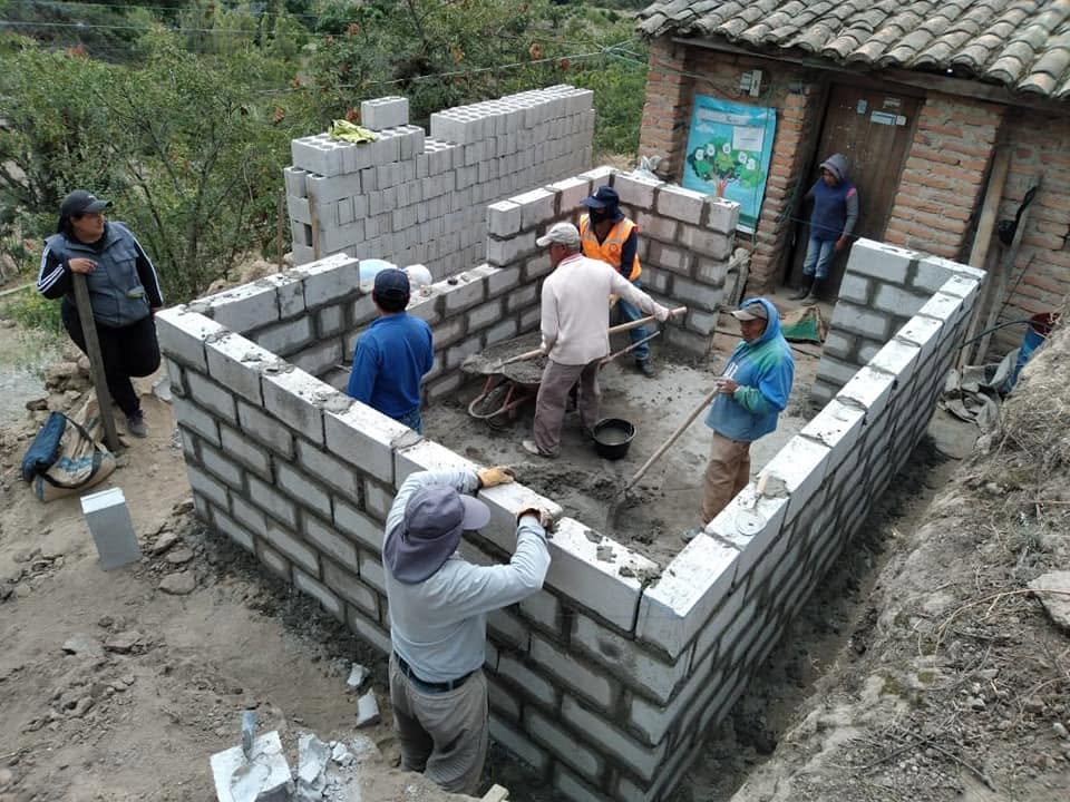 Trabajo de construcción comunitaria